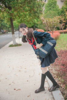 人前是爸爸背后是老公